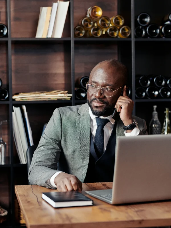 businessman-working-at-the-restaurant-2025-03-18-22-23-23-utc